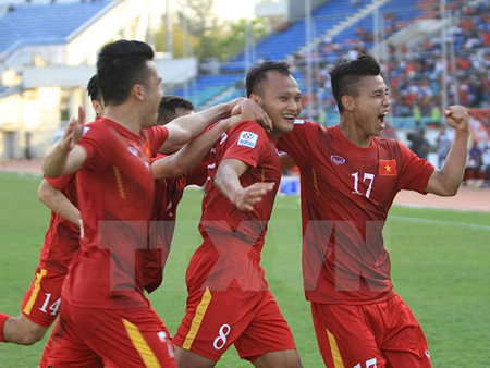 Tuyển Việt Nam sớm vào bán kết AFF Cup 2016.